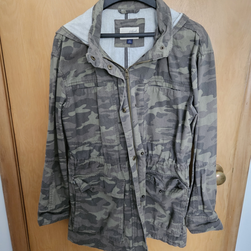 Universal Thread Green Camouflage Utility Jacket